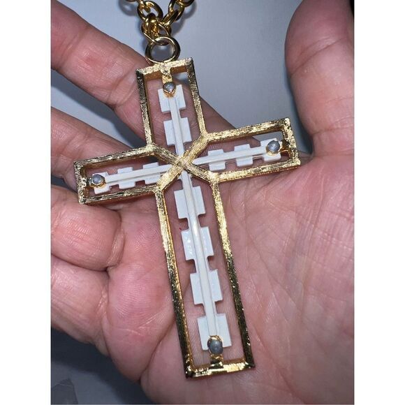 Gold Tone and‎ White Metal Large Modernist Cross Pendant Necklace - Picture 5 of 10